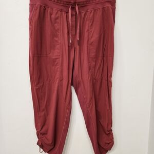 Lululemon MR Dance Studio Crop Size 14 NWOT